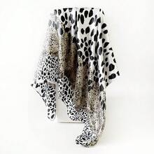 New Leopard Print Silk Scarf Women's Headscarf 90cm Shawl Simulation Silk Satin Square Scarf, Printed Square Scarf, Silk Scarf, Smooth Fabric, Headscarf, Binding Bag, Decorative Silk Scarf And Scarf Suitable For Daily Use - D9447-粉紅色 - 查看 6