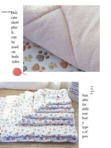 Tappetino per animali domestici in pile di corallo bianco latte con motivo a impronte, adatto per gatti e cani di piccola e media taglia, scelta ideale per il sonno durante tutto l'anno. Tappetini in pile, cucce per gatti, cuscini per il sonno dei gatti, cucce per cani, coperte in pile di corallo per cani, disponibili in una varietà di colori e stili, ce n'è sempre uno adatto al tuo animale domestico, aiutando a bloccare efficacemente l'umidità