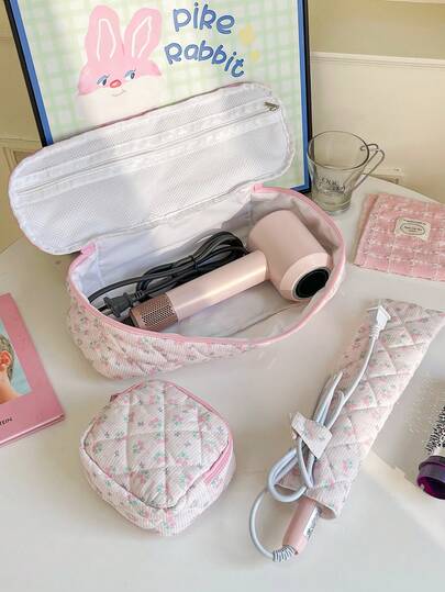 1개/세트 전체에 걸쳐 잔잔한 플로럴 프린트 퀼팅 헤어 드라이어 보관 가방 내부 메시 포켓 디자인 컬링 아이언 보관 가방 헤어 클립 보관 가방 화장품 가방 메이크업 가방 세트 보석 정리함 다기능 보관 가방 헤어 드라이어 홀더 헤어 도구 가방 세트 여행용 휴대용 정리 가방 크림프 헤어 도구(컬링 아이언, 헤어 드라이어), 헤어 클립, 헤어 스트레이트너, 가정 및 여행에 이상적, 여행 필수품 크루즈 필수품 신부 들러리 선물 엄마 선물