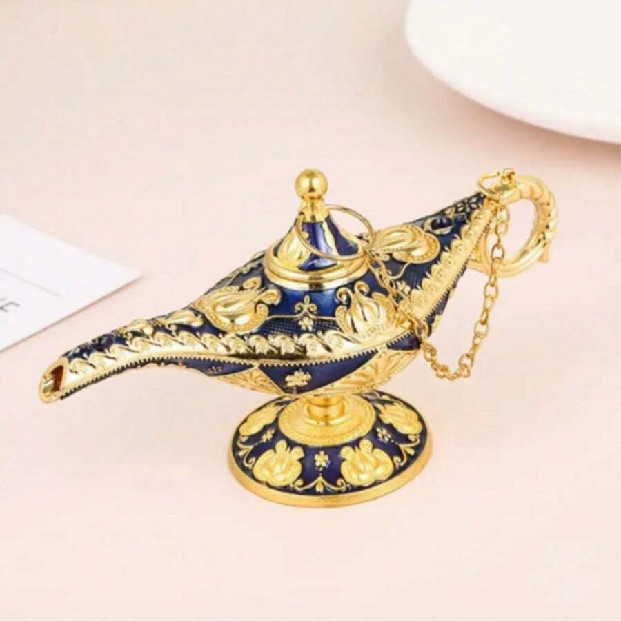 Lampe magique, élément décoratif une pièce, décoration de table de luxe avec des motifs floraux bleu marine et or, décoration de maison en métal convenant pour Halloween, Noël et Pâques. Aucune électricité requise. Décoration exquise de style de cour pour le salon, la chambre à coucher et la table à manger. Conception de style moyen-oriental, inspirée de la fantasy, sans alimentation électrique requise. Décoration de fête, artisanat minutieux, choix idéal pour les acheteurs de fête.
