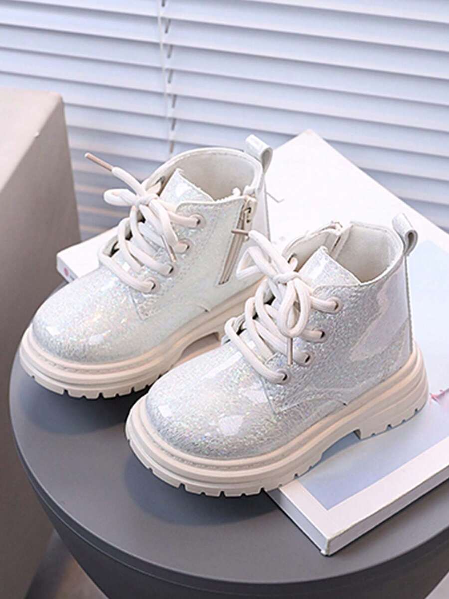 1 Pair Girls' Autumn Versatile Fashion Glossy PU Anti-Slip Front Lace-Up Side Zipper Cute Shiny Princess Boots, Suitable For Indoor And Outdoor