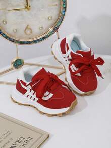 1 par de zapatillas retro clásicas unisex con correa de PU y diseño de , adecuadas para todas las estaciones