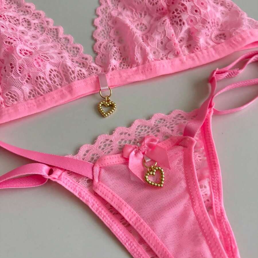 Conjunto Sexy Backless Detalhe Pingente Tanga Fio Dental - Rosa chiclete - Visão 1