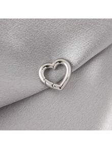 قطعة واحدة من أقراط الأذن المصنوعة من الفولاذ المقاوم للصدأ بشكل قلب بقياس 3-5 مم 2 جرام، مناسبة لتوسيع ثقوب الأذن والمقاسات، إكسسوارات جسم مثقوبة عصرية. قد تكون هناك اختلافات طفيفة في اللون، يرجى الرجوع إلى المنتج المستلم الفعلي للدقة