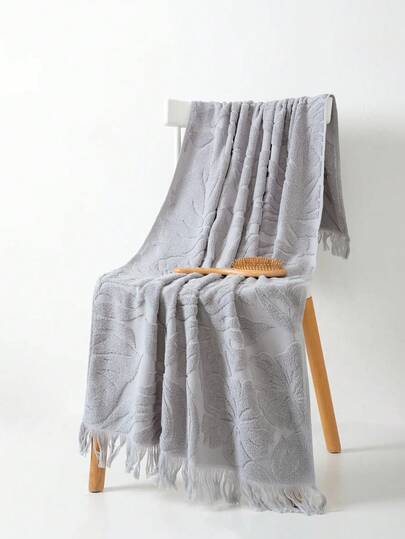 1pc Lightweight Thin 100% Cotton Gray Bath Towel, Minimalist Jacquard Leaf Pattern, Rectangular 70*140cm For Adults, Swimming, Bathing, Wrapping; Or 34*74cm Hand Towel, 34*34cm Handkerchief, Quick-Drying, Absorbent, Soft, Suitable For Bathroom, Kitchen, Travel, Holiday Gift, Gym, Beach, Hotel, Salon, Outdoor