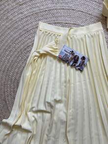 2-Piece Set: Vest, Suit, And Pleated Skirt - 淡黃色 - 查看 3