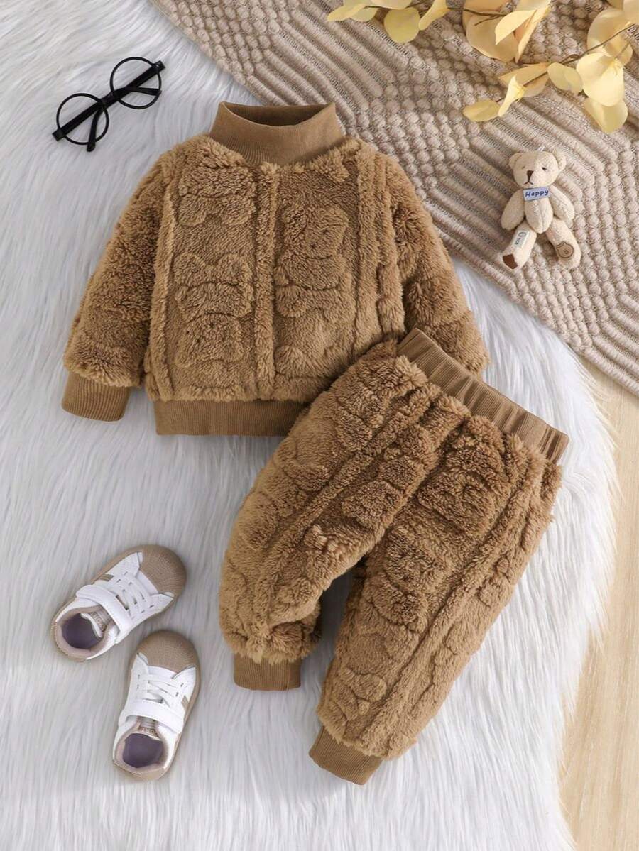 男婴两件套服装,包括保暖长袖卫衣和松紧腰保暖裤,适合户外活动和秋冬季穿着。 - 杏色 - 查看 1