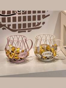 Un porte-capsules de café doré, panier de rangement pour capsules de café, étagère de rangement de collations et bonbons de luxe léger, panier de rangement pour capsules de café convenant aux comptoirs de bar, en métal, convenant aux cafés et hôtels domestiques, noir