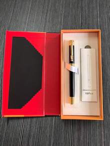 [Tùy chỉnh] Bộ quà tặng bút bi văn phòng bằng kim loại thép không gỉ kèm 2 ống mực, dùng để viết hàng ngày, ký tên, Giáng sinh, Sinh nhật, Ngày của Cha, Lễ Tạ ơn cho bạn bè, gia đình, lãnh đạo, đồng nghiệp, quay lại trường học, có thể tái sử dụng, đa chức năng, nhiều màu sắc, thu gọn, hiện đại, màu hồng đậm, tùy chỉnh, cá nhân hóa, độc đáo, tùy chỉnh, quà tặng đám cưới cá nhân hóa, bút cá nhân hóa có tên, bút tùy chỉnh cá nhân hóa, quà tặng cá nhân hóa cho phụ nữ/nam giới, quà tặng lý tưởng cho cô ấy, bạn trai, bạn gái, gia đình, bạn bè, trẻ em, học sinh, công nhân, khách hàng, nhân dịp Ngày của Cha, nhân dịp kỷ niệm, tốt nghiệp, đám cưới, nhân dịp kinh doanh/công việc/văn phòng, đa chức năng, trang trí, có thể tái sử dụng, hiện đại, nhiều màu sắc, dễ thương, cổ điển, hoạt hình, dễ thương, tùy chỉnh, cá nhân hóa, độc đáo, tùy chỉnh, công nhân, khách hàng, sinh viên, nhân dịp kinh doanh/công việc/văn phòng, nhân dịp trường học, tùy chỉnh Bút bi, Đồ dùng học tập cho năm học mới - nhiều màu - Xem 102