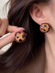 1 Pair Leopard Print Merlot Earrings, Vintage Versatile Elegant Stud Earrings Suitable For Women's Daily Wear, A Great Gift For Colleagues And Friends