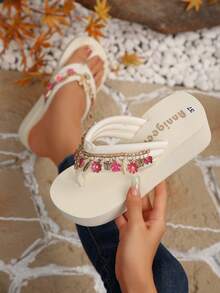 Dép xỏ ngón đế xuồng Bohemian EVA mùa xuân/hè, trang trí hoa kim loại màu be vàng hồng cho khu nghỉ dưỡng bãi biển dành cho nữ - Màu be - Xem 4