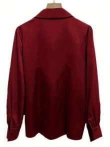 女士优雅勃艮第缎面系带衬衫，时尚休闲百搭通勤装，纯色缎面面料光滑亲肤，易于护理，无弹力不透明材质，适合办公室或正式场合，时尚蝴蝶结细节上衣，宽松版型，适合春夏秋冬 - 酒紅色 - 查看 9