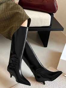 Botas Ankle de Haste Reta Femininas, Estilo Vintage de Cavaleiro, Bico Fino, Salto Fino, PU Preto Brilhante, Outono/Inverno