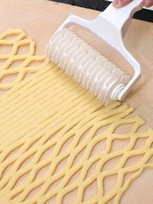 1 pieza Rueda decoradora y cortadora de pastelería, Rueda de corte de pastelería, Prensador de corteza de tarta, Rodillo cortador de masa, Rueda de pizza y cortador de pastelería, Rodillo y rueda de corte de masa de pizza multifuncional de mano para hornear, Decoradora de rueda de pastelería, Herramienta de cocina para hornear pastelería