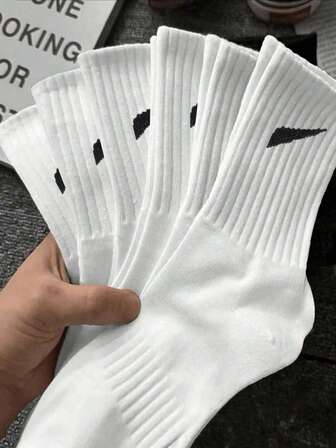 45/40/20/15/1210/6/5/3/1双装男女通用袜子，包含中筒袜、运动袜、短袜，双缝防滑设计，白色、黑色可选，低帮运动袜、短袜，吸湿排汗透气，适合商务休闲、家庭运动、学院风，适合四季日常穿着，颜色随机