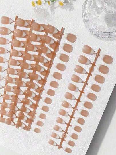 5 件套乳白色渐变色指甲贴，长款细高跟，短款杏仁形，短款椭圆形，短款方形指甲贴，多种款式可选