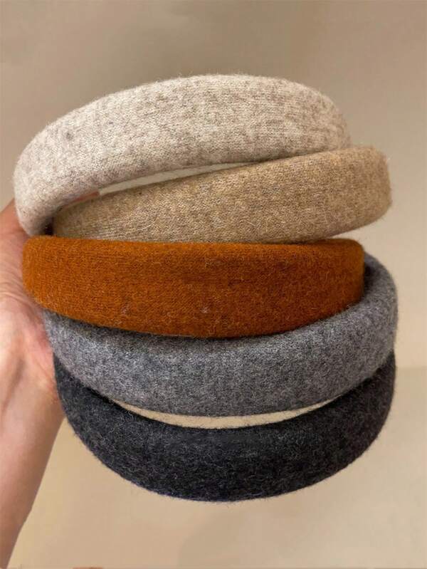 1pc Women's Autumn/Winter Retro Elegant Wide-Banded Wool Felt Headband, Available In Classic Colors: Beige, Light Brown, Caramel, Gray, Black. The Wool Felt Material Is Fine-Textured And Soft, The Wide-Banded Design Flatters The Head Shape, Adding A Retro And Gentle Vibe. The Versatile Colors Can Be Matched With Different Styles Of Clothing, Whether For Casual Daily Wear Or Creating A Refined Look, It Can Enhance The Overall Style And Fashion Sense, And Is Comfortable To Wear., Hair Band, Hair Hoop ,Hairband For Women