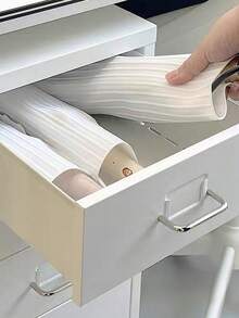 1pc Delicate And Simple Fashionable White Silicone Mat Hair Straightening Clip Heat Insulation Straightener And Flat Iron Protective Cover, Multiple Colors Portable Silicone Heat-Resistant Mat For Travel. Decorations Decor Festival Decor Room Decor Home Decor