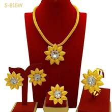 4 pezzi Set di gioielli placcati oro con pendente floreale: collana, orecchini, bracciale, anello - adatto per spose, matrimoni, feste, balli, festa della mamma, lauree, Ognissanti, compleanni, vacanze