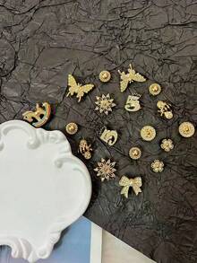 18 szt. złotych klipsów do butów z kryształkami górskimi i perłami w kształcie motyli, odpinane ozdobne guziki, odpowiednie do obuwia ogrodowego, plażowego, butów z wycięciami, na każdą porę roku, prezentów świątecznych