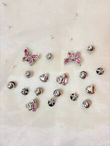 18 szt. DIY Buty ogrodowe Srebrne kryształki Motyl Serce Odpinane Dekoracyjne Guziki, Nadaje się do obuwia plażowego, sandałów, na każdą porę roku, prezentów świątecznych