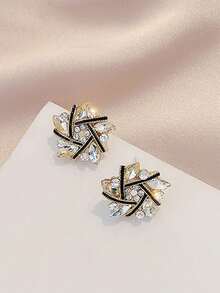 1 par de pendientes de botón con flores francesas vintage, camelias huecas con diseño de cruz, con cristales de strass para mujeres, accesorio elegante para otoño/invierno