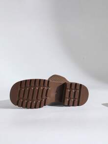 Botas Longas de Plataforma com Bico Redondo Retrô em Camurça e Retalhos para Mulheres, Material Macio Reduz a Sensação de Aperto, Sola Confortável Super Macia e Fácil de Usar, Tecido Interno Respirável, Design de Panturrilha Ajustado que Afina e Alonga as Pernas, Cor Nude Atemporal, Estilo Versátil para Uso Diário