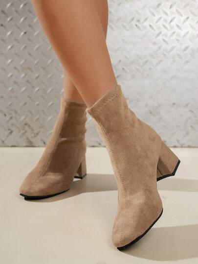 بوت قصيرة أنيقة للنساء، موضة خريفية جديدة بتصميم بسيط متعدد الاستخدامات، ذات رقبة قصيرة وكعب سميك، مزودة بسحاب خلفي، مناسبة للحفلات، بوت الخامة الجلد الأحمر الكلاسيكية