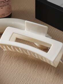 1pc New Soft Silicone Hair Claw Clip, Shock-Absorbing Protective Hairclip, Durable Grip, Pink Soft Silicone Hair Claw Clip, Large Minimalist Hair Claw Hairpin For Bangs, Acrylic, Suitable For Party, Commuting, Outfit Matching, Hair Accessories, Halloween, Mermaid Accessories, Hair Clips, Wedding