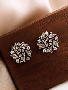 1 par de pendientes de botón con flores francesas vintage, camelias huecas con diseño de cruz, con cristales de strass para mujeres, accesorio elegante para otoño/invierno