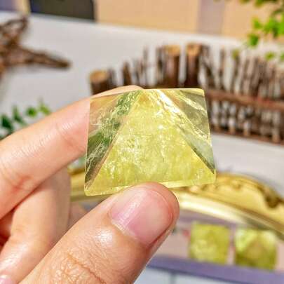 1PC High Quality Crystal Pyramid Decoration,Natural Crystal Carving,Gemstone Jewelry,Glitter, Healing Crystal, Birthday Gift,Women Gift, Girlfriend Gift,Halloween Gift, Christmas Gift,Home Decoration,Party Decoration,Scene Decoration,Desktop Decoration,Crystal Ornaments,Table Decoration.