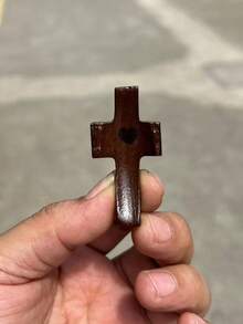 10个/20个/5个装心形木质十字架装饰品，精致祈祷手拿舒适木质十字架，适合家居和办公室装饰，是派对的绝佳创意装饰礼品。手工制作的艺术手柄十字架礼品，心连心鼓励礼物，圣诞装饰礼品。 - 彩色 - 查看 12