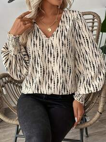 Women's Allover Print V-Neck Lantern Sleeve Loose Fashion Blouse