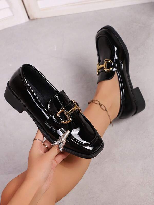 Damen Lackleder Loafer mit Metallschnalle - Klassische & stilvolle Slip-On Ballerinas für den täglichen Gebrauch