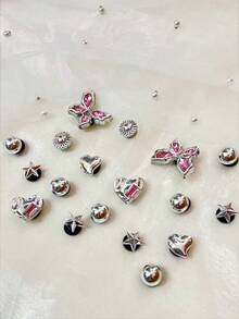 18 szt. DIY Buty ogrodowe Srebrne kryształki Motyl Serce Odpinane Dekoracyjne Guziki, Nadaje się do obuwia plażowego, sandałów, na każdą porę roku, prezentów świątecznych