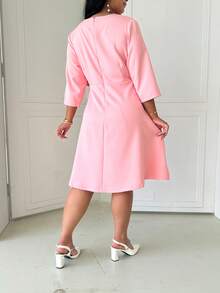 粉色优雅加大码中长连衣裙，适合女士，七分袖，圆领，A字形喇叭裤 - 粉色 - 查看 4