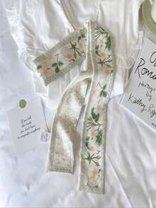 1 Stück eleganter Blumen Damen Seidenschal, vielseitiges langes Seiden Haarband für Haarstyling und Dekoration, modisches Haarband Accessoire für den täglichen Gebrauch, Mehrfarbiger langer Schal, ideal für verschiedene Outfits (einheitliche Größe Stil A, 1 Stück, Farbe zufällig)