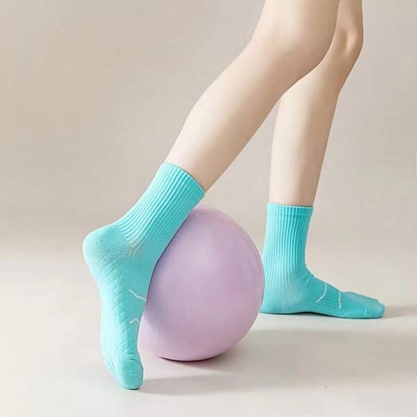 1-Pair Running Sports Socks For Men And Women, Cycling Basketball Training Towel Thickened Anti-Slip Moisture Wicking Shock Absorption Mid-Calf Massage Bottom Low Cut, Athletic Socks, Sports Socks Women, Workout Socks, Breathable Socks, Reinforced Stitching, Performance Socks, Supportive Socks, Gym Enthusiasts, Runners And Joggers