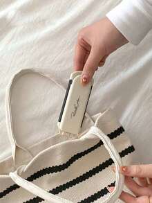 1 Piece Foldable Hair Brush With Mirror, Portable Pocket Comb, Compact Travel Hairbrush, Anti-Static Detangling Hair Brush, 2-In-1 On-The-Go Hair Comb (Suitable For Placing In Handbags). It Is Perfect For Travel, Office And Daily Use. It Is An Ideal Birthday Gift For Women And Adults, And Also An Excellent Christmas Present For Friends, Suitable For Convenient Home Use. It Features A Simple And Elegant Design.