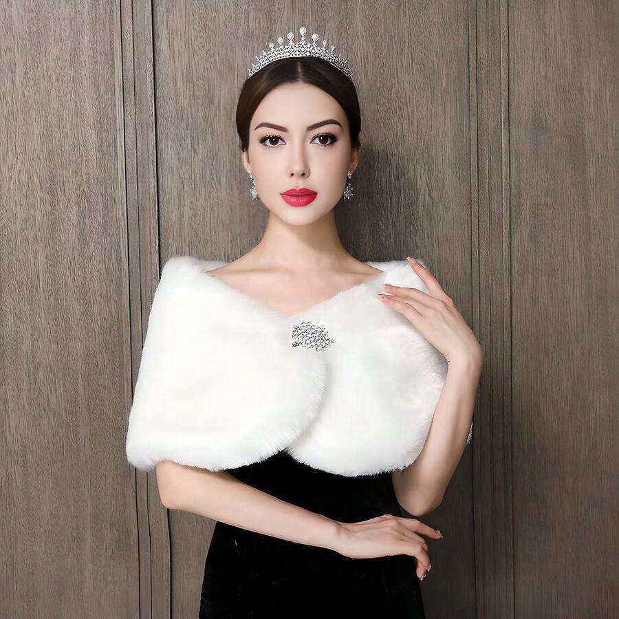 1 قطعة شال طويل مرن من فرو الأرنب الاصطناعي دافئ للنساء، كاب أبيض للموضة الشتوية، إكسسوار فستان زفاف جديد، شال سميك دافئ وكاب أحادي الكتف مزين بالراين ستون للملابس الخريفية للنساء - بيج - مشاهدة 1