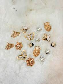 16 szt. DIY Ogrodowe Buty Ozdobne Złote Kryształki Korona Perłowa Ananas, Wyjmowane Klipsy do Butów Pasujące Do Sandałów Plażowych, Butów z Wycięciami, Na Wszystkie Pory Roku, Prezentów Świątecznych