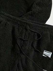 男士经典纯色法兰绒柔软面料斜插口袋抽绳上衣和短裤套装，适合日常休闲时尚、简约外出运动通勤、秋冬季必备蓬松睡衣家居服两件套，秋季服装