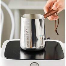 1 件不锈钢奶泡壶，带刻度，牛奶蒸笼，熔蜡杯，耐热木柄，兼容电磁炉，适用于拿铁艺术、咖啡店、家庭使用，250ml/350ml/600ml/900ml - 銀色 - 查看 7