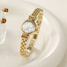 1 Set Of New Fashion Bracelet Women's Watch Retro Luxury Fashion Simple Elegant Light Luxury Elegant Versatile Watch Women's Quartz Watch Perfect For Everyday Wear, Birthday Gifts, Parties, Holiday Gatherings, And As The Ideal Gift For Yourself Or Friends