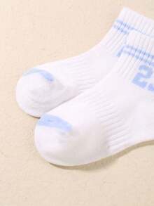 10 أزواج من الجوارب الرياضية للأولاد والبنات بنمط الخطوط والأرقام 23، جوارب بيضاء للأطفال الرضع والصغار بنمط الخطوط، ناعمة ومريحة للمواليد الجدد، جوارب رياضية يومية للأطفال الرضع، مثالية للارتداء في فصول الربيع والصيف والخريف والشتاء، هدية عيد الميلاد وعيد الهالوين