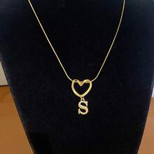 1 Piece Of Fashionable And Simple Stainless Steel Hollowed-Out Heart A-Z,26 English Letter Pendant Titanium Steel Necklace, Female Surname Collarbone Chain, A Niche And Light Luxury Gift For Best Friends, Family And Loved Ones On Festivals! Suitable For Daily Casual Wear Of Necklace Jewelry
