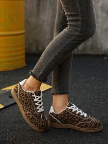1 Pair New Women's 2025 Leopard Stripe Decor Flat Trainers, Casual Skate Shoes, Suitable For Daily Casual, Outdoor Hiking, Multi-Function, Size 35-43 (Recommend Ordering One Size Up) - Brown - View 4
