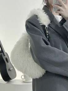 柔软蓬松的米白色毛绒包，可爱百搭的时尚心形链条斜挎单肩腋下包，大容量通勤、出游、日常使用 - 米色 - 查看 5