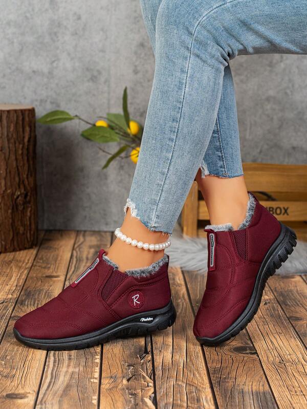 Stivali casual sportivi versatili e leggeri da donna per uso domestico, stivali da neve alla moda e confortevoli con fodera in pelliccia spessa e calda, modello slip-on