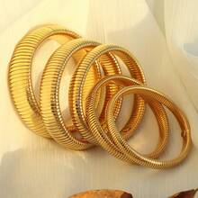 18k Gold Plated Retro Classic Personalized Women's Stainless Steel Bracelet, Not Easy To Fade And Low Sensitivity, Elastic Bracelet, Jewelry Accessories Suitable For Multiple Sizes And Scene Decoration Needs, Very Suitable For Women's Autumn And Winter Wear Matching, Suitable For Daily Wear 